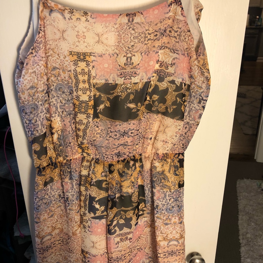 BCBG ROMPER - Picture 2 of 3